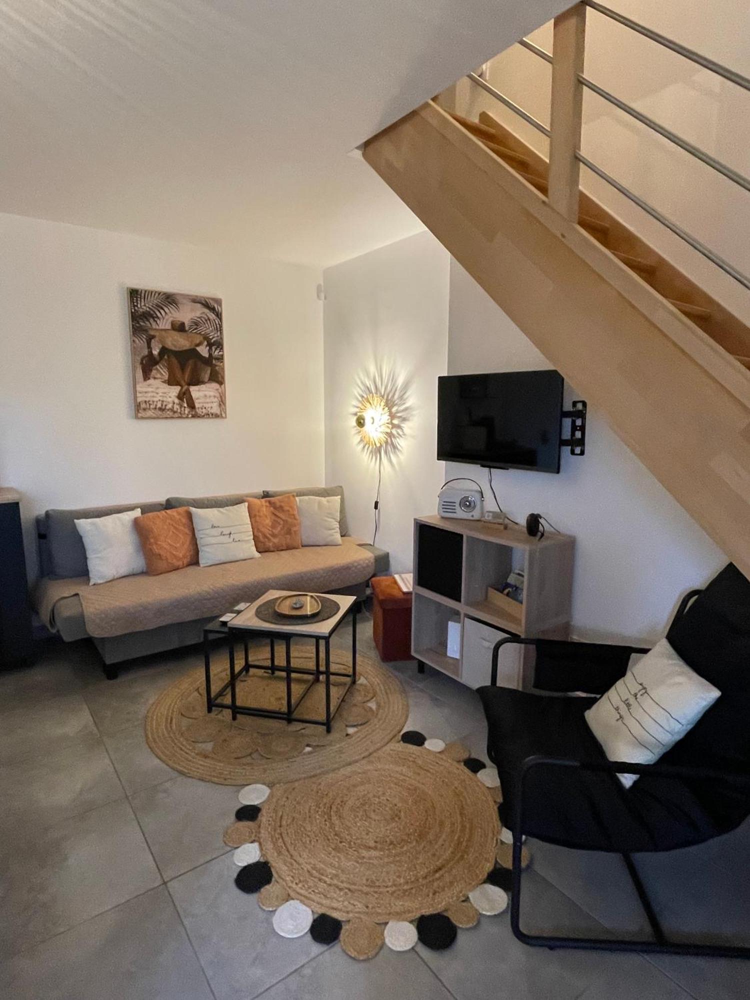 A Casa Di Lo Villa Lecci Buitenkant foto